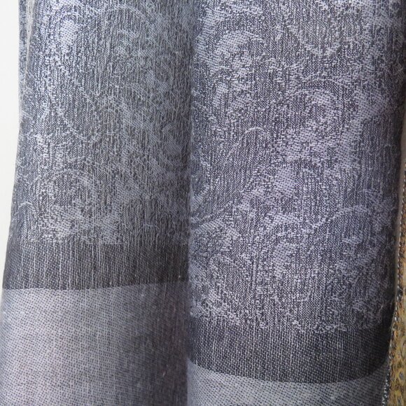 Lot of 3 Fringed Paisley Scarves Wraps.......824 - Picture 8 of 12